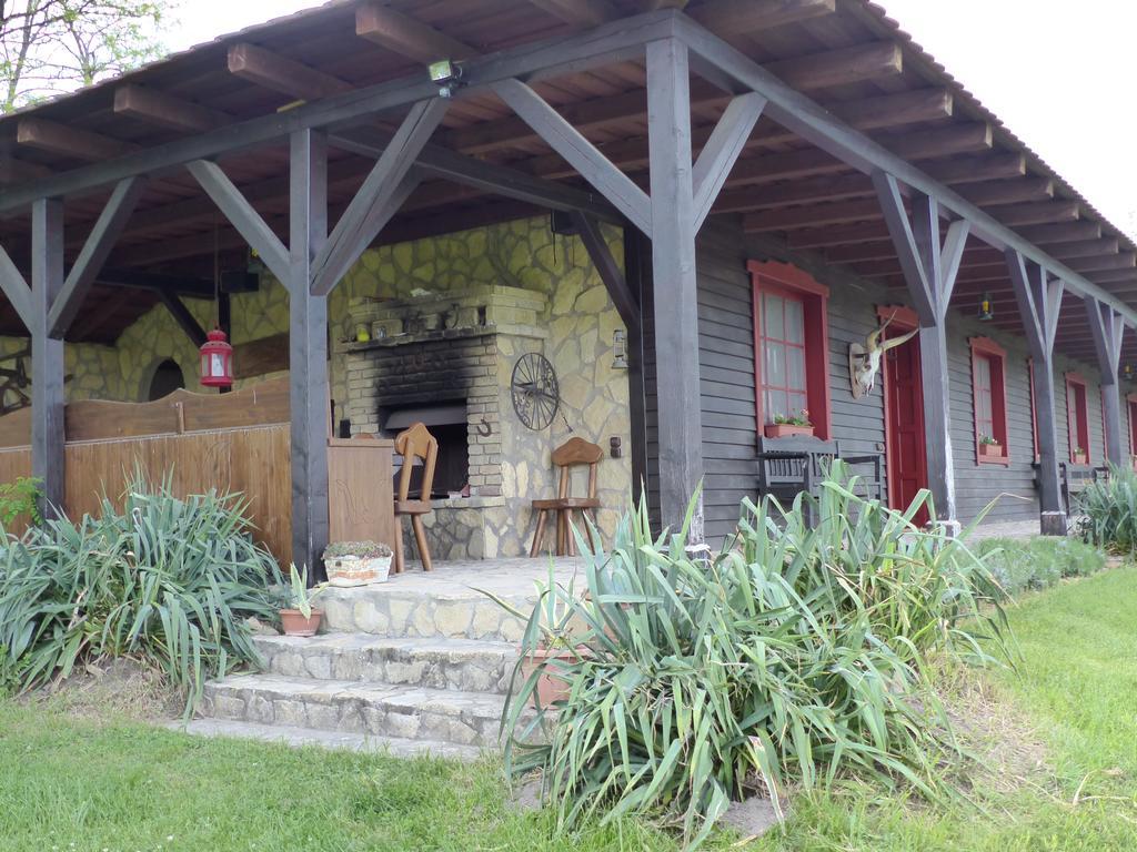 Walter Ranch Villa Kaskantyu Luaran gambar